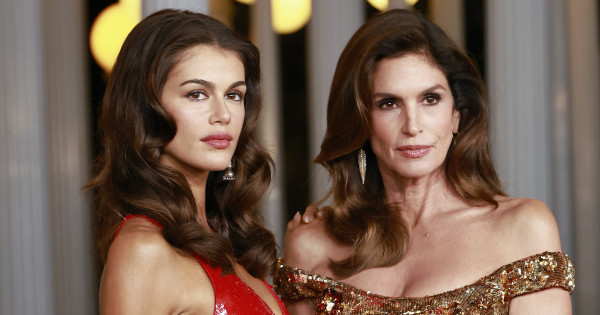 Borítókép: Kaia Gerber meglepő vallomást tett édesanyjáról: „Bárcsak úgy néznék ki, mint ő”