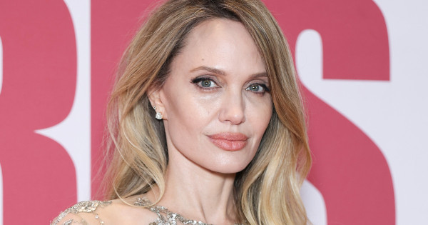 Borítókép: Angelina Jolie őszinte vallomása a Brad Pitt-tel vívott évek után: „Az élet egy kicsit megtört”