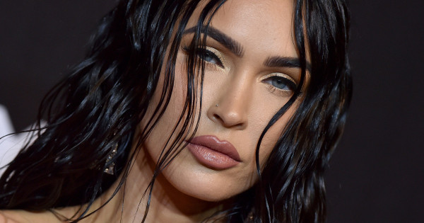 Borítókép: Megan Fox sokkolóan megváltozott! Friss videóján alig lehet ráismerni - a plasztika állhat a háttérben?