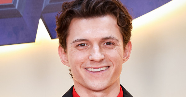 Borítókép: Két gyönyörű színésznő verseng, hogy Tom Holland partnere lehessen új filmjében