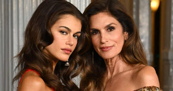 Borítókép: Cindy Crawford lánya, Kaia Gerber megidézte édesanyja ikonikus 1991-es lookját