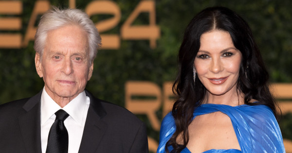 Borítókép: Michael Douglas „5 gyors telefonhívást” intézett Catherine Zeta-Jones kedvéért, hogy szakítson a többi nőjével