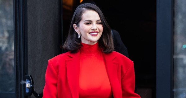 Borítókép: Selena Gomez bemutatja: íme a legszebb piros manikűr őszre - és még 10 ötlet, amit imádni fogsz!