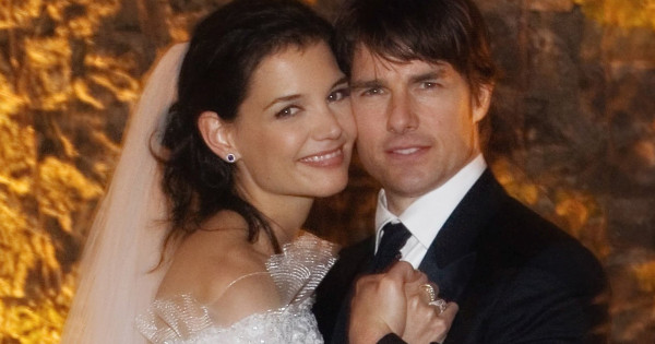Borítókép: Húsz év után derültek ki hátborzongató részletek Tom Cruise és Katie Holmes esküvőjéről