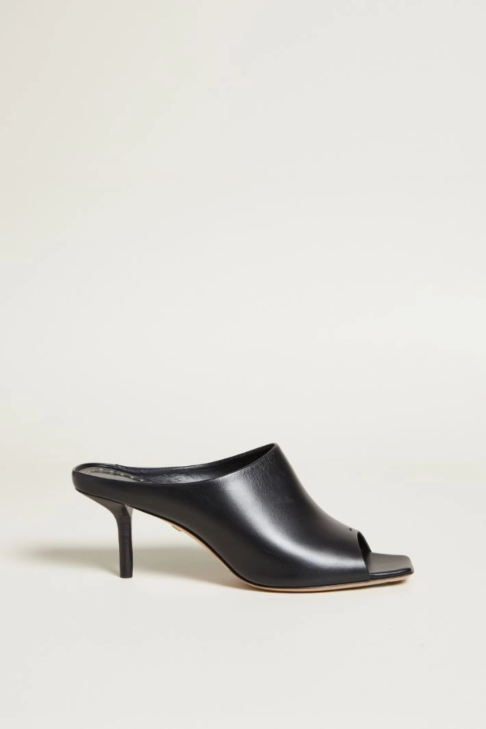 Mules & peep-toe lábbeli